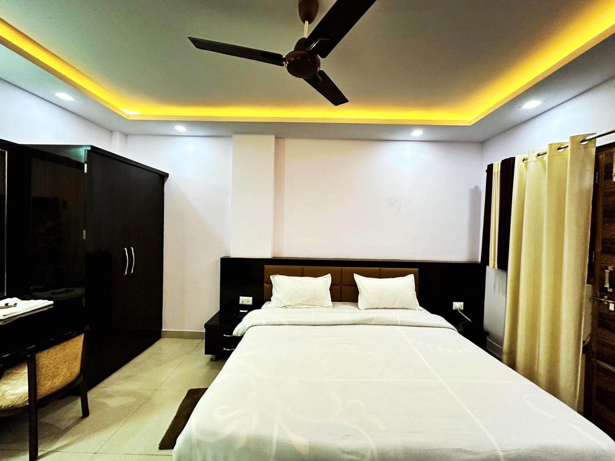 Hotel Pink Paradise Gorakhpur Exterior foto